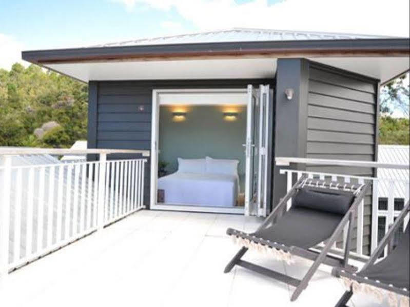 970 Lonely Bay Lodge Cooks Beach Exterior foto
